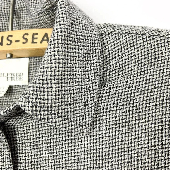 Aritzia Wilfred Free Womens XS Houndstooth Button Up Top Grey Preppy - Picture 6 of 6